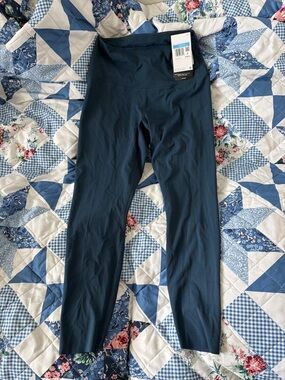 Nike women’s zenvy High-Waist Navy Active Leggings